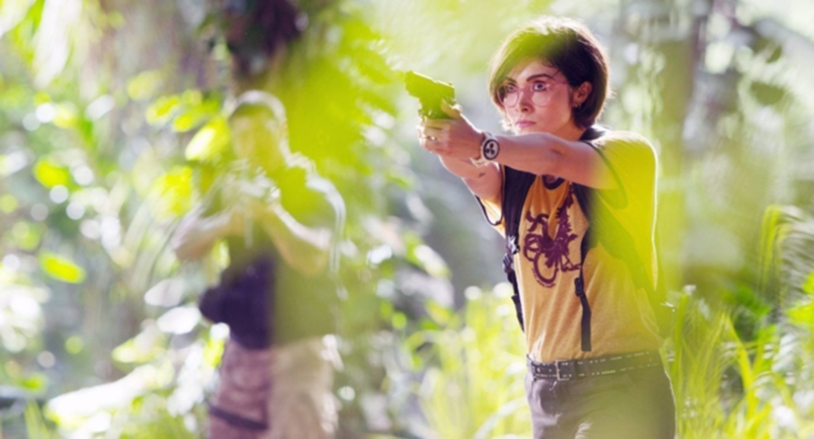 Daniella Pineda as Dr. Zia Rodriguez in Jurassic World: Fallen Kingdom (Universal Studios)